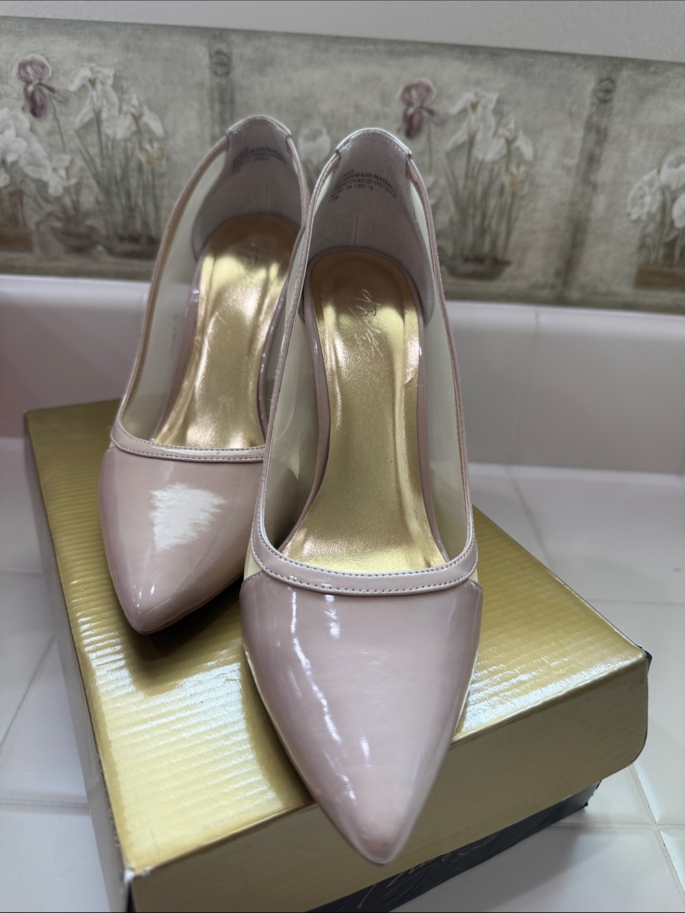 Thalia Sodi Blush Patent Pointed-Toe Pumps - Picture 2 of 5